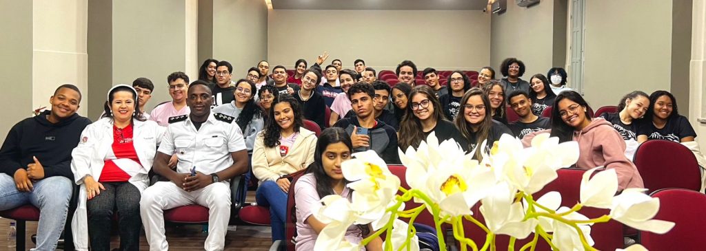 Empreendendo Vidas na Escola com Dr. Gileno Júnior.